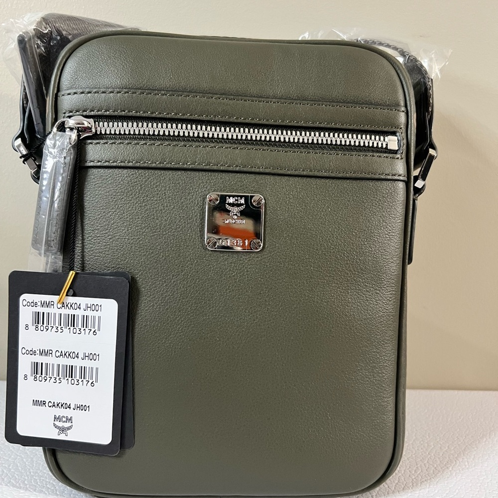 MCM Klassik Crossbody Messenger bag Sea Turtle Visetos BRAND NEW MP $1,185 CAD